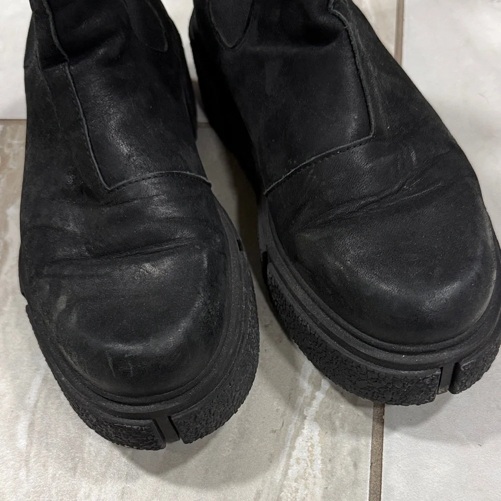 John Fluevog Platform Booties- black leather Size 8 - Picture 2 of 10